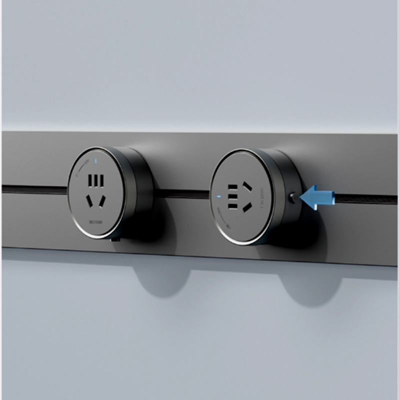 Adapter child safety lock structure